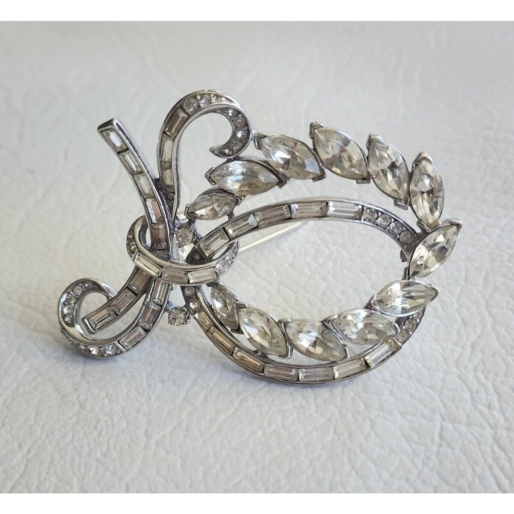 1940s CROWN TRIFARI Ribbon Bow Alfred Philippe Clear Rhinestone FUR CLIP Brooch - Picture 3 of 9